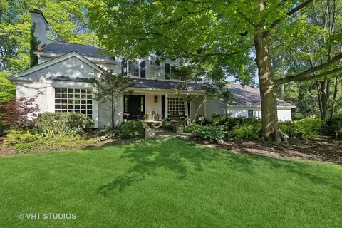11 Brunswick Ln, Lincolnshire, IL 60069