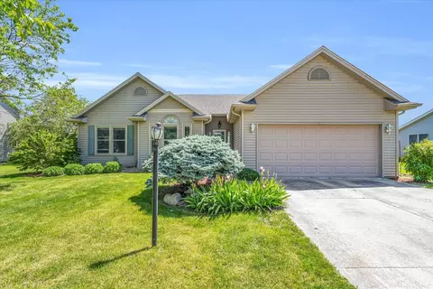910 Pheasant Ln, Savoy, IL 61874