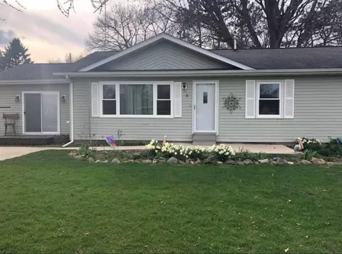1102 Harbor Dr, Rock Falls, IL 61071