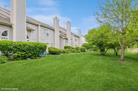 Exterior - 1246 Coldspring Rd, Elgin, IL 60120 photo 2 of 2