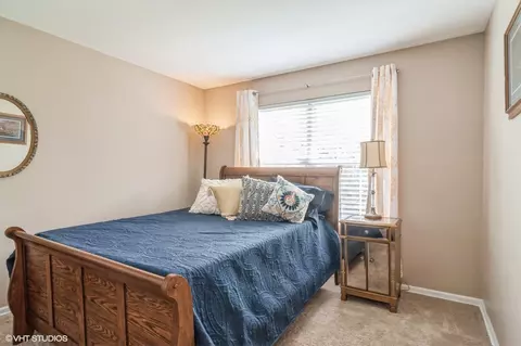 Bedroom - 1246 Coldspring Rd, Elgin, IL 60120 photo 2 of 2