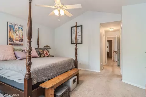 Bedroom - 1246 Coldspring Rd, Elgin, IL 60120 photo 1 of 2