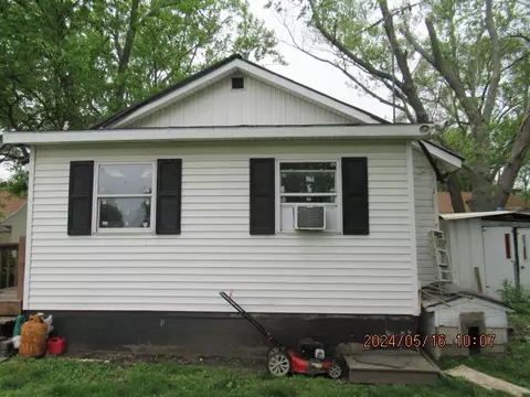 107 12 W 13th St, Tilton, IL 61833