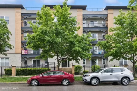 2720 W Cortland St #103, Chicago, IL 60647