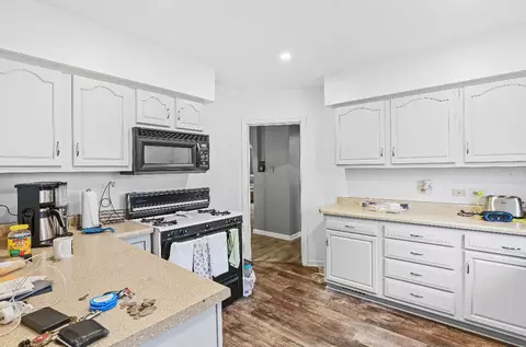 Kitchen - 2804 Ridge Rd, Lansing, IL 60438 photo 1 of 2