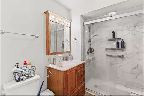 Bath - 2804 Ridge Rd, Lansing, IL 60438 photo 2 of 4