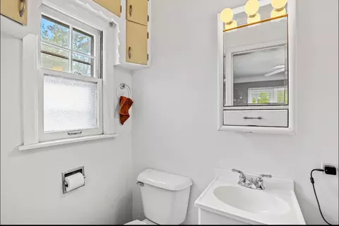 Bath - 2804 Ridge Rd, Lansing, IL 60438 photo 1 of 4