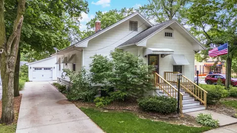 103 W Reynolds St, Pontiac, IL 61764