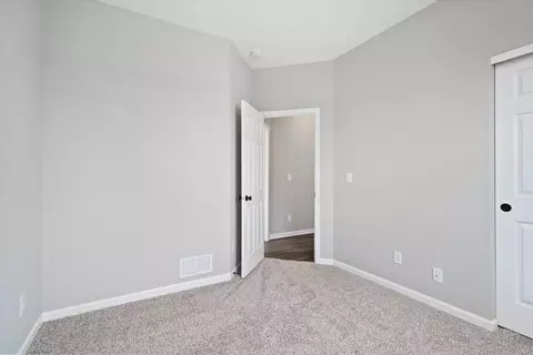Bedroom - 503 Preserve Dr, Genoa, IL 60135 photo 6 of 8