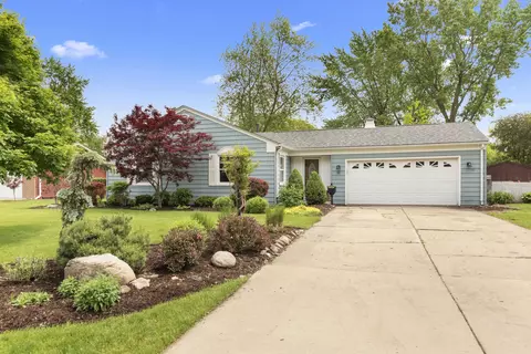 30 Pickford Rd, Montgomery, IL 60538