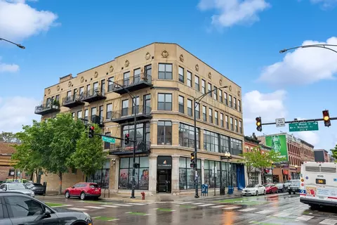 1400 N Milwaukee Ave #302, Chicago, IL 60622