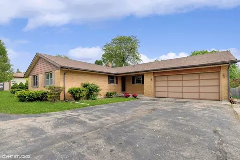 18039 W Gages Lake Rd, Grayslake, IL 60030