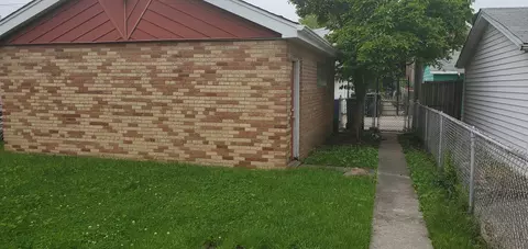 Exterior - 7204 S Springfield Ave, Chicago, IL 60629 photo 1 of 1