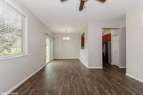 1073 Clover Dr, Minooka, IL 60447 photo 3