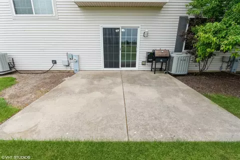 1073 Clover Dr, Minooka, IL 60447 photo 13