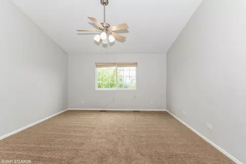 1073 Clover Dr, Minooka, IL 60447 photo 8