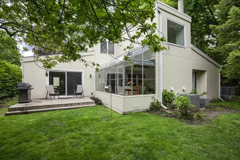 2653 Sheridan Rd, Evanston, IL 60201
