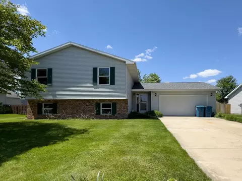 712 Platt Way, Hudson, IL 61748
