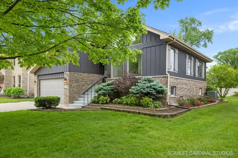 1104 S Oakland Ave, Villa Park, IL 60181