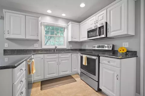 Kitchen - 1508 Olmsted Rd, Normal, IL 61761 photo 1 of 4