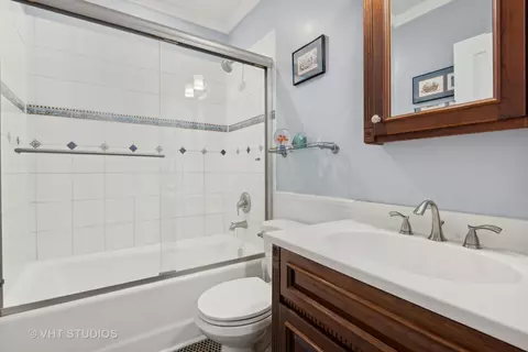 848 W Wolfram St, Chicago, IL 60657 photo 21