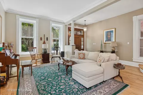 848 W Wolfram St, Chicago, IL 60657 photo 4