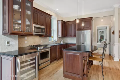 848 W Wolfram St, Chicago, IL 60657 photo 9