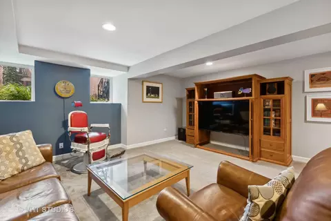 848 W Wolfram St, Chicago, IL 60657 photo 27