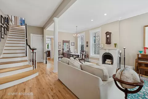 848 W Wolfram St, Chicago, IL 60657 photo 2