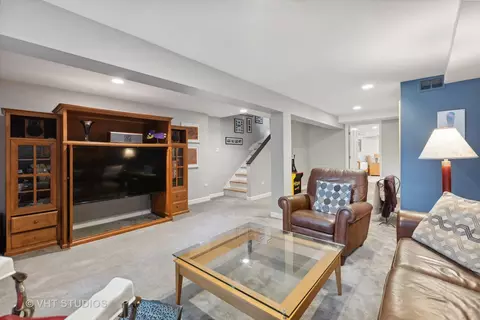 848 W Wolfram St, Chicago, IL 60657 photo 28