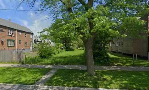 5233 S Bishop St, Chicago, IL 60609