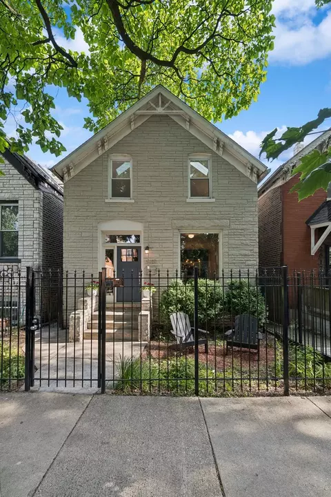 2615 W Thomas St, Chicago, IL 60622