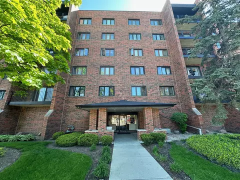 9346 Landings Ln #206, Des Plaines, IL 60016