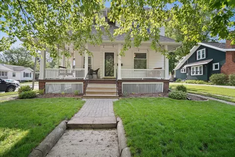 219 Kreitzer Ave, Bloomington, IL 61701