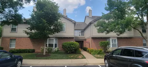 130 Idle Wild Ct #5, Schaumburg, IL 60195