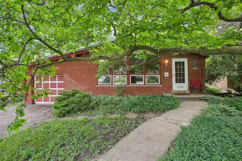 4528 Pershing Ave, Downers Grove, IL 60515