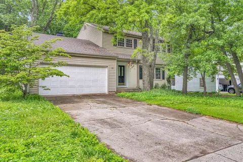 58 Woodhill Ct, Decatur, IL 62521