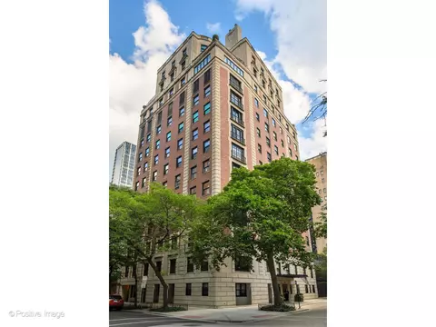 1325 N Astor St #5, Chicago, IL 60610