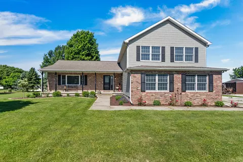 325 N Sherman St, Cisco, IL 61830