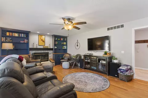 325 N Sherman St, Cisco, IL 61830 photo 17
