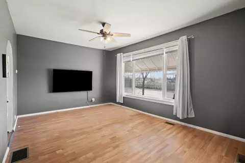 536 E 115th St, Chicago, IL 60628 photo 2