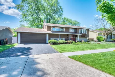 67 Lonsdale Rd, Elk Grove Village, IL 60007