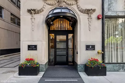 118 Erie St #25B, Chicago, IL 60611