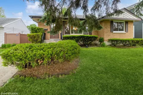 920 N Salem Ave, Arlington Heights, IL 60004