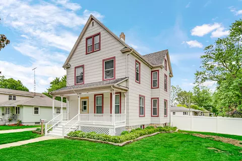 304 N Maple St, Momence, IL 60954
