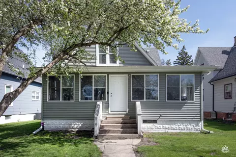 815 Grove St, Dekalb, IL 60115