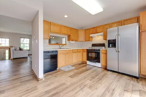 Kitchen - 2829 N Augusta Dr, Wadsworth, IL 60083 photo 1 of 2
