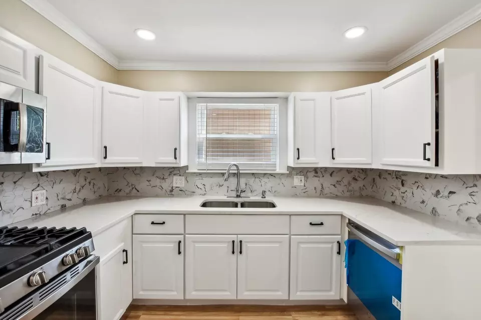 Kitchen - 25700 W Arcade Dr S, Lake Villa, IL 60046 photo 3 of 3