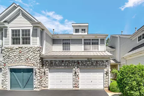 8658 Saddlebred Ct, Frankfort, IL 60423