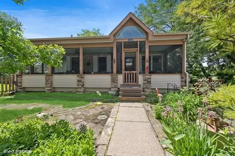 1145 Olga St, Mundelein, IL 60060